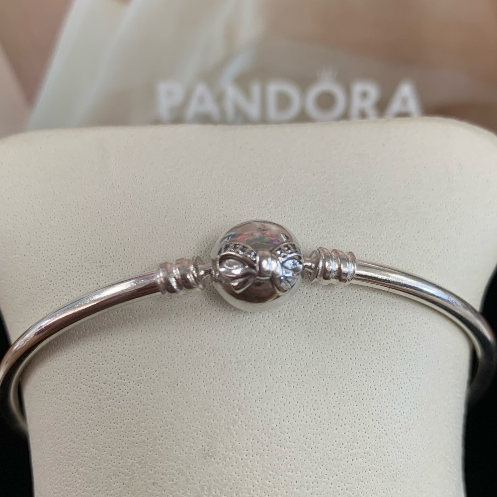NEW PANDORA Limited Edition Dainty Bow Bangle 8.3